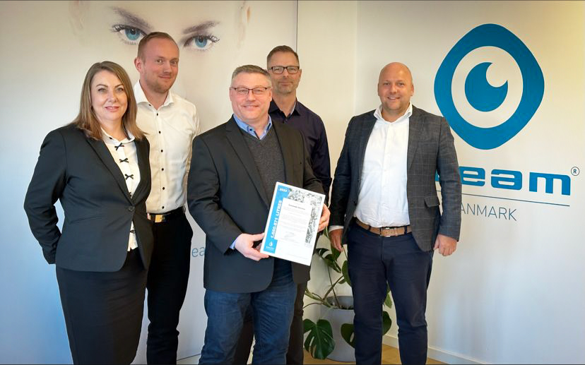 Forenede Service er med til at donere rent drikkevand